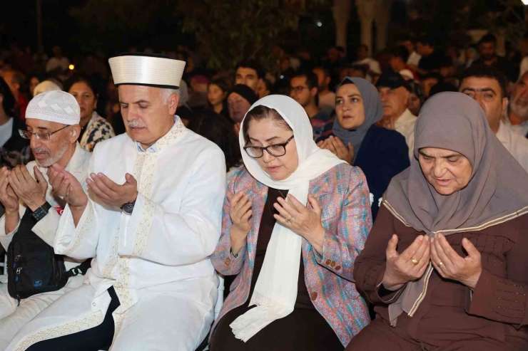 Evliliklerinde 41 Yılı Dolduran Çiftler Kutsal Topraklara Uğurlandı