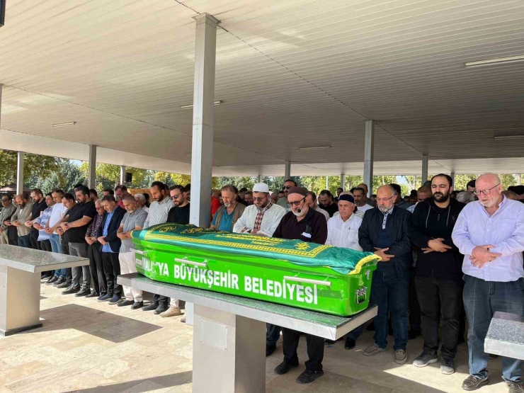 Malatya’da Düğün Öncesi Kaybolan Genç Gözyaşlarıyla Defnedildi
