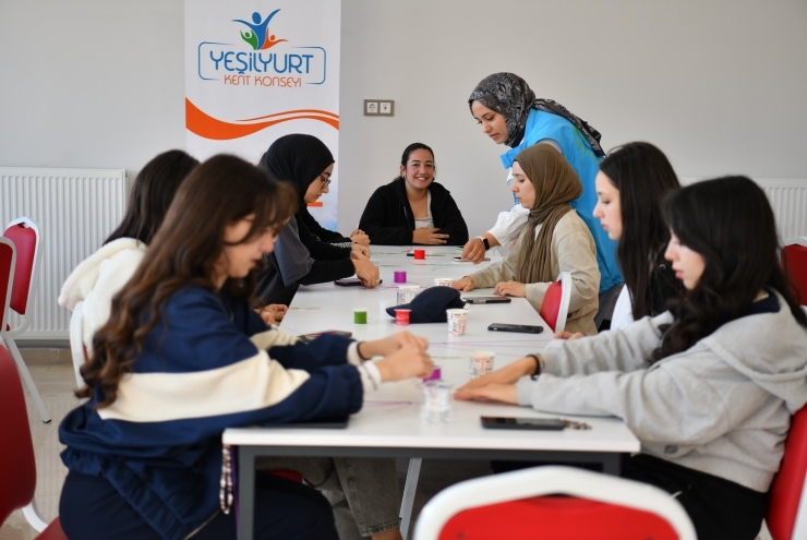 Yeşilyurt Kent Konseyi’nden Gençlere Kamp Etkinliği