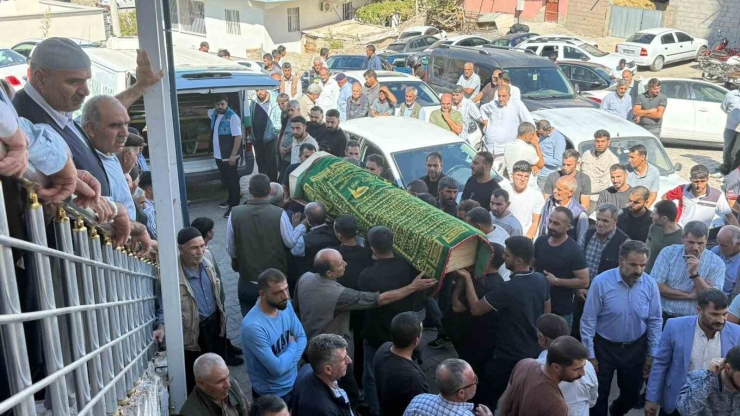 Diyarbakır’daki Kuyu Faciasında Hayatını Kaybeden 4 Kişi Defnedildi