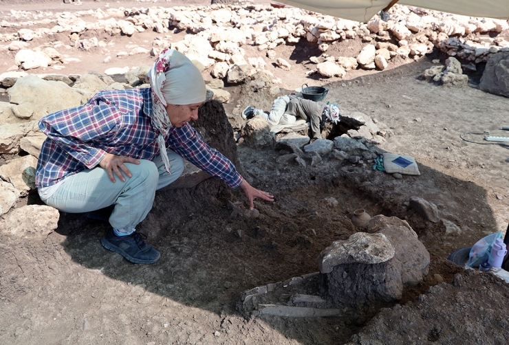 Çayönü Tepesi’nde 8 Mezar Gün Yüzüne Çıkarıldı