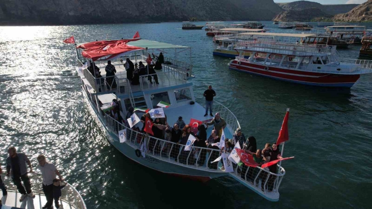 Halfeti’de Teknelerle Sumud Filosu’na Destek