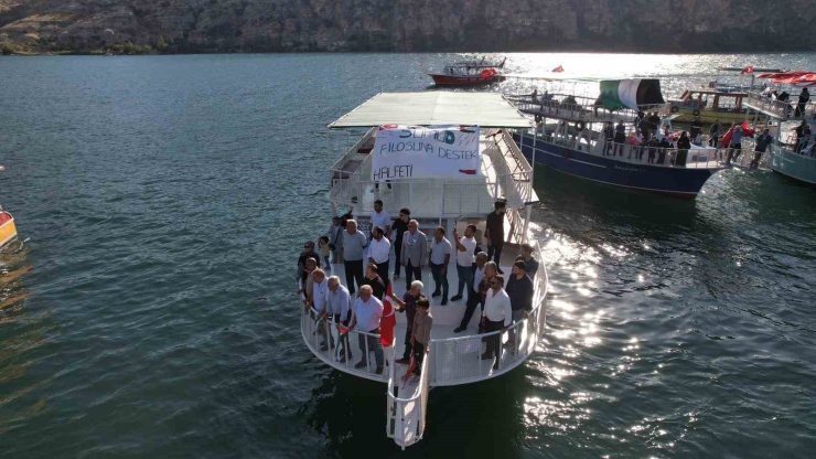 Halfeti’de Teknelerle Sumud Filosu’na Destek