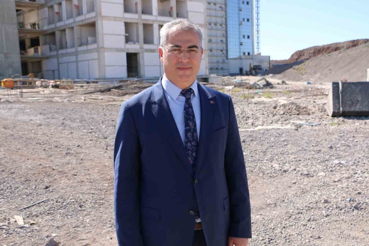 Diyarbakır Şehir Hastanesi’nde İnşaat Çalışmaları Hızla Devam Ediyor