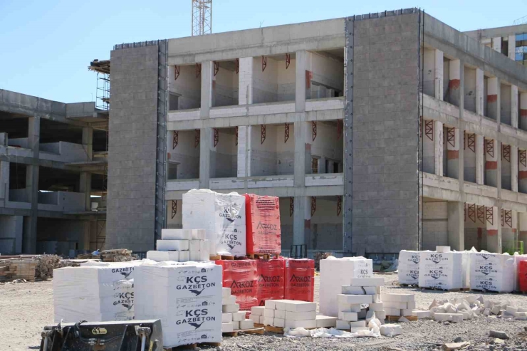 Diyarbakır Şehir Hastanesi’nde İnşaat Çalışmaları Hızla Devam Ediyor