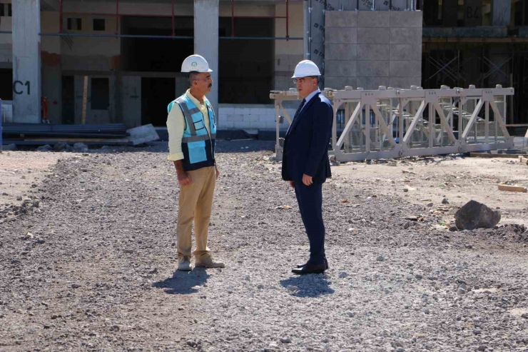 Diyarbakır Şehir Hastanesi’nde İnşaat Çalışmaları Hızla Devam Ediyor