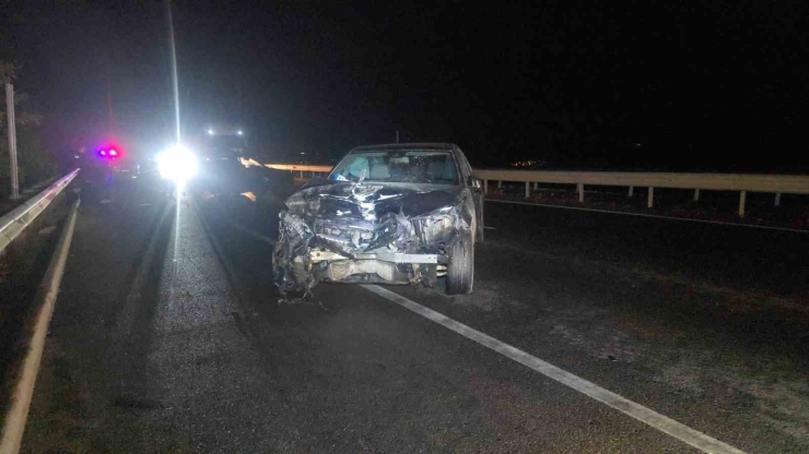 Gaziantep’te 2 Otomobil Çarpıştı: 1’i Ağır 2 Yaralı