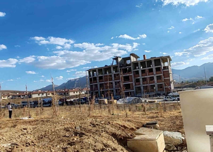 Malatya’da İnşaatta Kalıp Çöktü: 2 İşçi Yaralandı