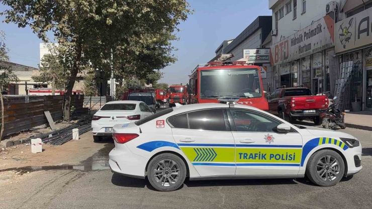Gaziantep’te İş Yerinde Çıkan Yangını İtfaiye Söndürdü