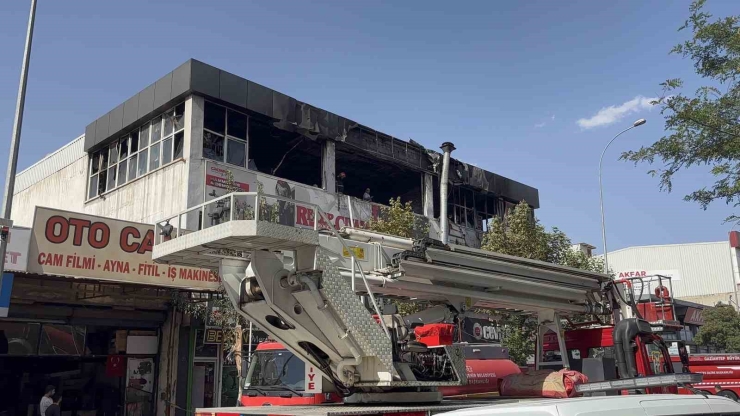 Gaziantep’te İş Yerinde Çıkan Yangını İtfaiye Söndürdü