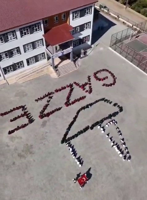 Öğrencilerden Gazze’ye Destek Mesajı