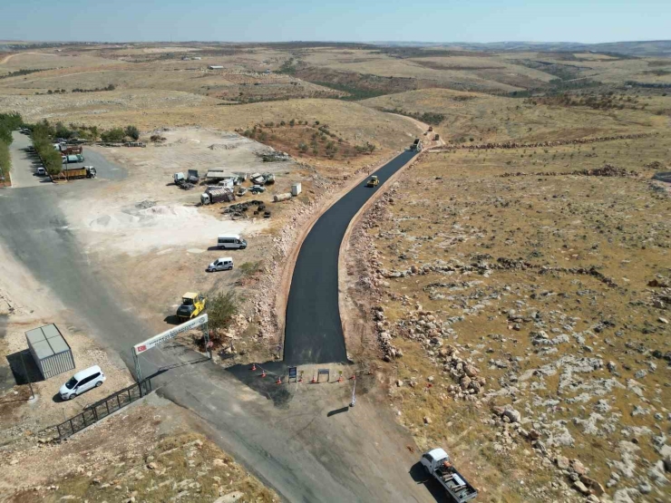 Halfeti Bozova Grup Yolunda Asfalt Serimine Başlandı