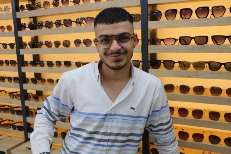 Vatandaşlar Orijinal Fiyatına Sahte Güneş Gözlüğüne Yöneldi, Gözlükçüler Uyardı