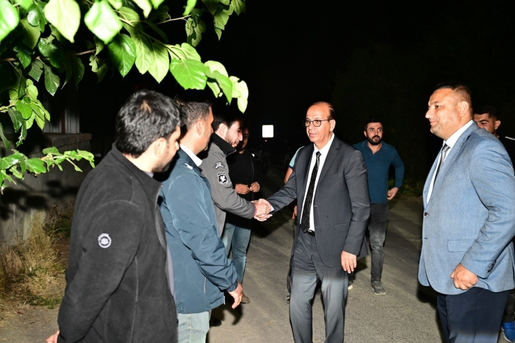 Mahalle Mahalle Gezen Başkan, Sorunlara Yerinde Çözüm Üretiyor