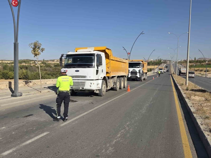 Malatya’da Hafriyat Kamyonlarına Sıkı Denetim