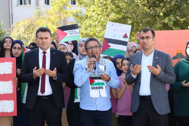 Öğrencilerden Filistin İçin Farkındalık Etkinliği