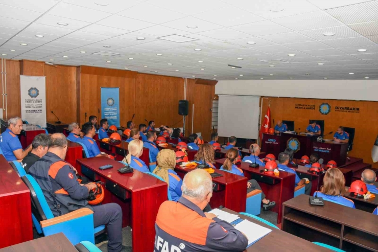 Diyarbakır’da Arama Kurtarma Akreditasyon Eğitimi Tamamlandı