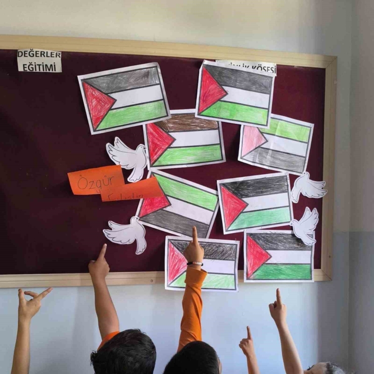 Arabanlı Öğrencilerden Gazze’ye Destek Etkinlikleri