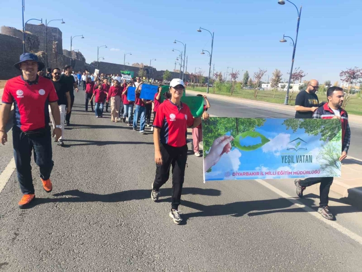 Diyarbakır’da ’yeşil Vatan, Temiz Hava’ Yürüyüşü