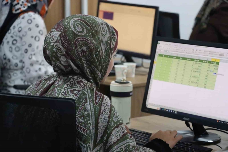 Büyükşehir’den Bilgisayar Operatörlüğü Ve Klavye Kursu