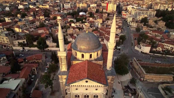 Gaziantep’teki Tarihi Kurtuluş Camii İhtişamıyla Hayran Bırakıyor