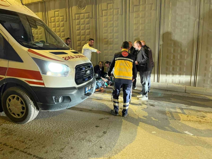Malatya’da Alt Geçitte Motosiklet Kazası: 2 Yaralı