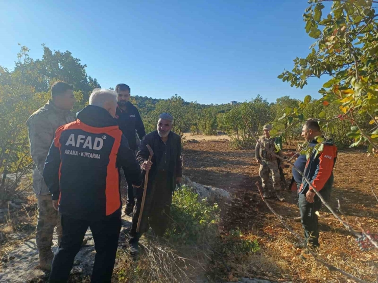 Diyarbakır’da Kendisinden Haber Alınamaya Alzaymır Hastası Yaşlı Adam, Çalı Toplarken Bulundu