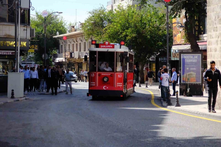 Şanlıurfa’da Divanyolu Yayalaştırma Projesi İle Tarihi Bölge Canlanıyor
