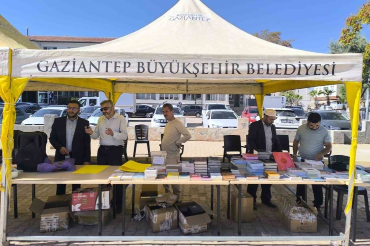 Araban’da Hayırseverlerden Gazze Yararına Hayır Çarşısı