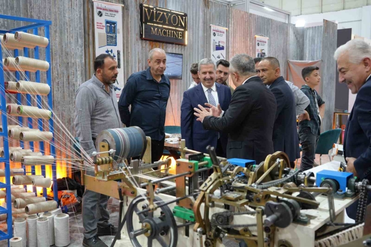 Gaziantep’te Tekstil Makineleri Fuarı Başladı