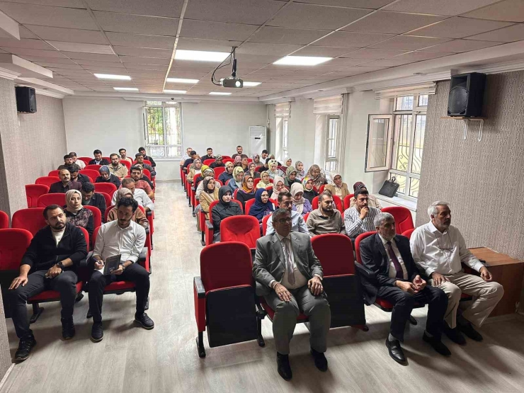 Birecik’te Aile Temalı Seminer Düzenlendi
