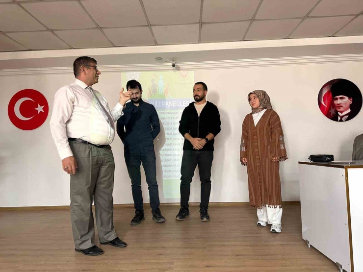 Birecik’te Aile Temalı Seminer Düzenlendi