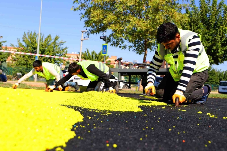 Parklardaki Çocuk Oyun Ve Spor Alanları Yenileniyor
