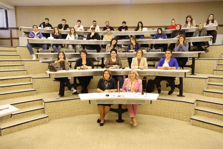 Hasan Kalyoncu Üniversitesi’nde Gikad Üyelerine Yönelik "eğiticinin Eğitimi" Programı Gerçekleştirildi