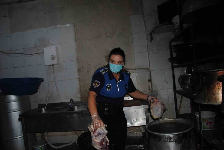 Şanlıurfa’da 1 Ton Kokmuş Ve Bozuk Et Ele Geçirdi