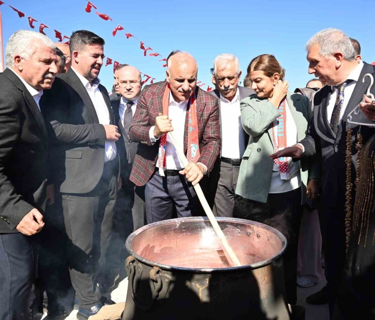Diyarbakır’da "kral Yolu Yürüyüşü, Bağ Bozumu Ve Nar Festivali’’