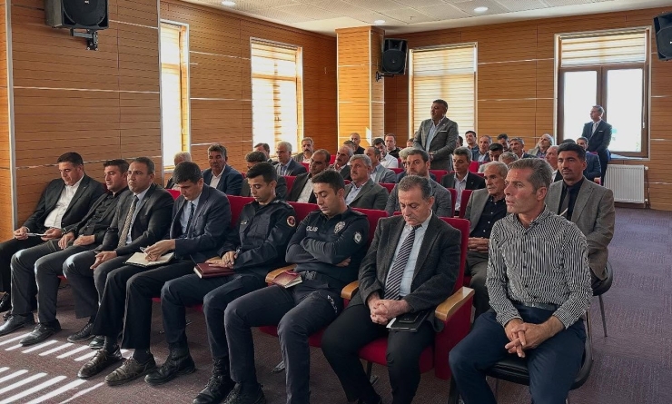 Kaymakam Yıldız, Muhtarlarla Toplantı Düzenledi