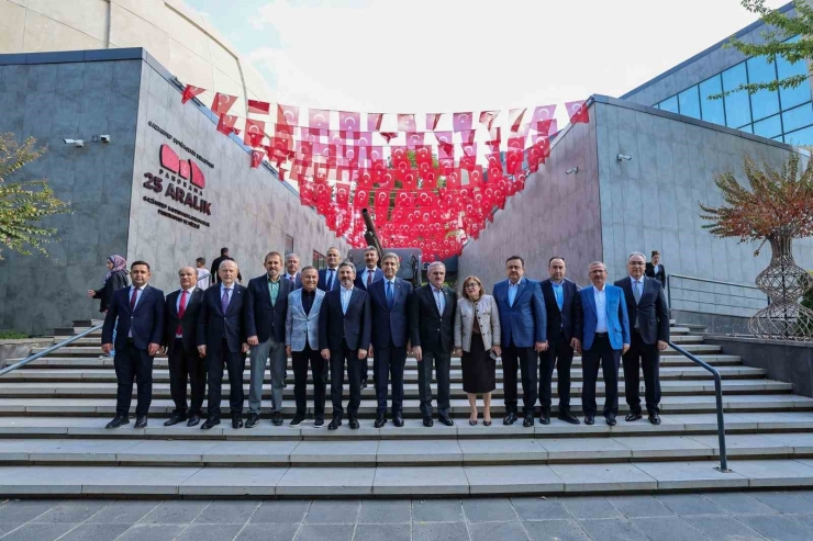 Ak Parti Genel Başkan Yardımcısı Demir: "25 Aralık Panorama Müzesi, Tarihi Canlandıran Kıymetli Bir Eser"