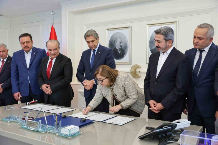 Depremden Etkilenen Ampute Bireyler İçin Ortez-protez, Mesleki Eğitim Ve İstihdam Destek Protokolü İmzalandı