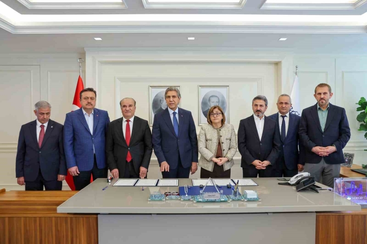 Depremden Etkilenen Ampute Bireyler İçin Ortez-protez, Mesleki Eğitim Ve İstihdam Destek Protokolü İmzalandı