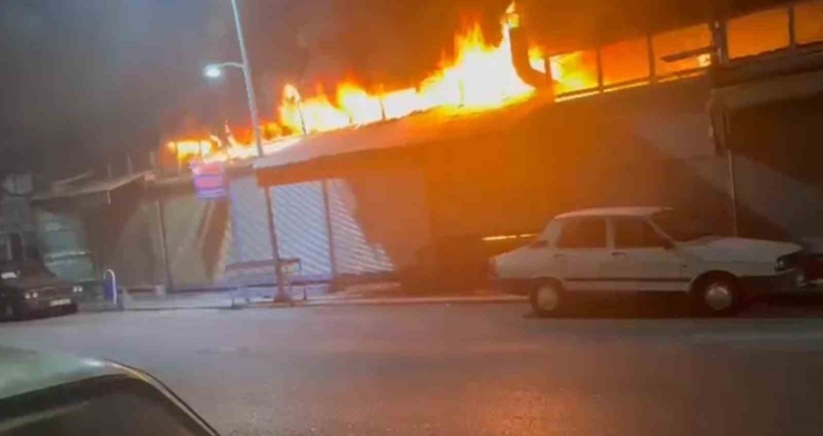 Şanlıurfa Lokanta Yangını: İş Yeri Küle Döndü