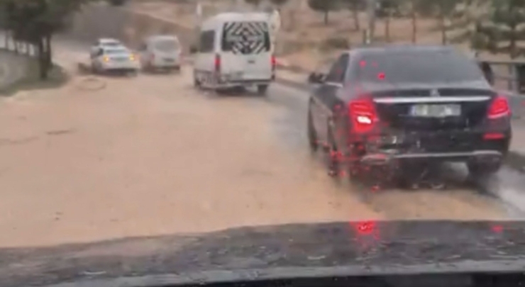 Gaziantep’te Şiddetli Sağanak Hayatı Olumsuz Etkiledi