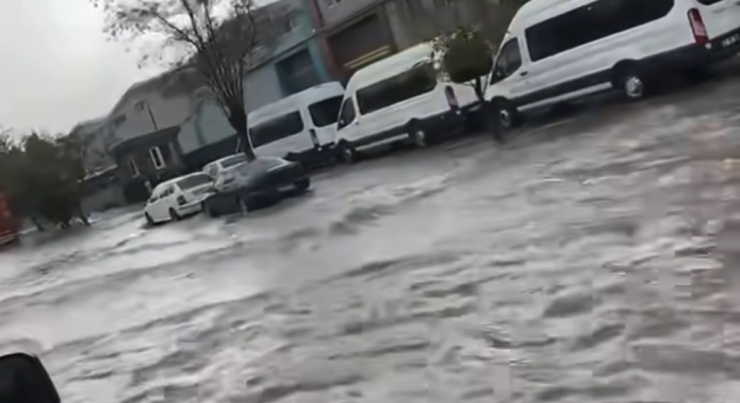 Gaziantep’te Şiddetli Sağanak Hayatı Olumsuz Etkiledi