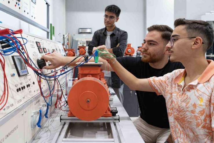 Hkü, Urap Türkiye Sıralamasında Vakıf Üniversiteleri Arasında 17’nci Sırada Yer Aldı