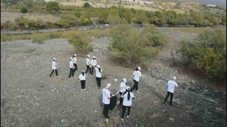 ‘kulp Benim Evim’ Projesi Kapsamında Öğrenciler Çöp Topladı