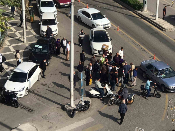 Önce Çocuğa Çarptı, Sonra Da Otomobilini Park Etme Bahanesiyle Kaçtı