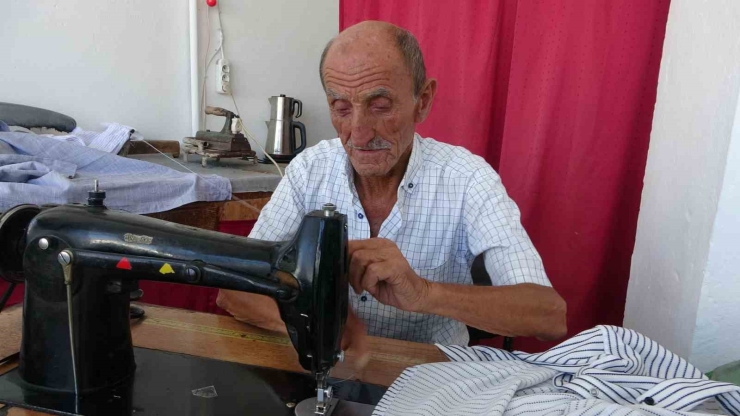 Çocuk Yaşta Eline Aldığı İğne İpliği 60 Yıldır Bırakmadı