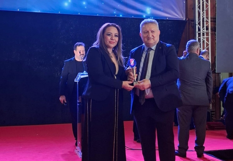 Prof. Dr. Aysun Bay’a "avrupa’nın En Başarılı Türk Kadını" Ödülü