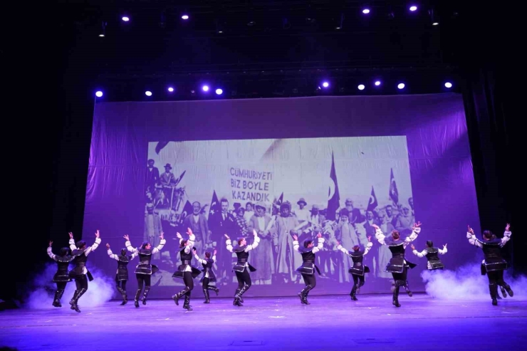 Şehitkamil’de 29 Ekim Coşkusu Cumhuriyet Dansı İle Taçlandı