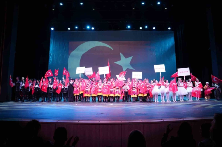 Şehitkamil’de 29 Ekim Coşkusu Cumhuriyet Dansı İle Taçlandı